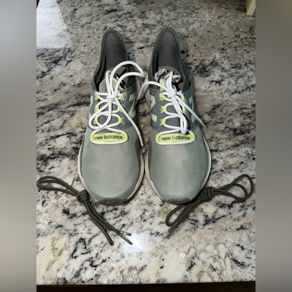 Figs New Balance ROAV unisex Moss Men’s Size 7.5 Women’s Size 9